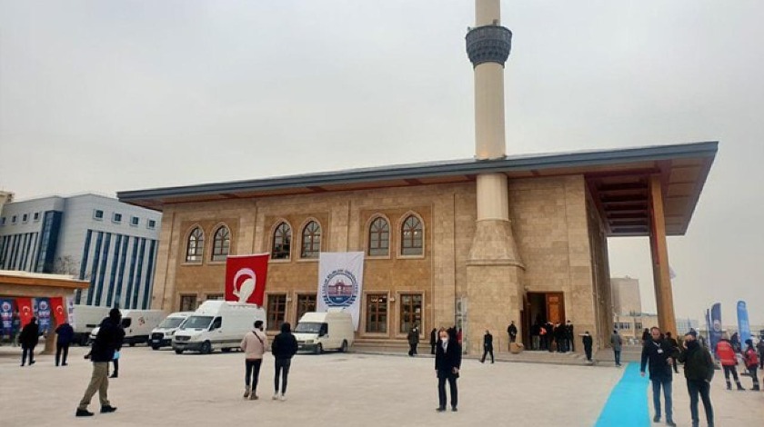 Gülhane Camii ibadete açıldı