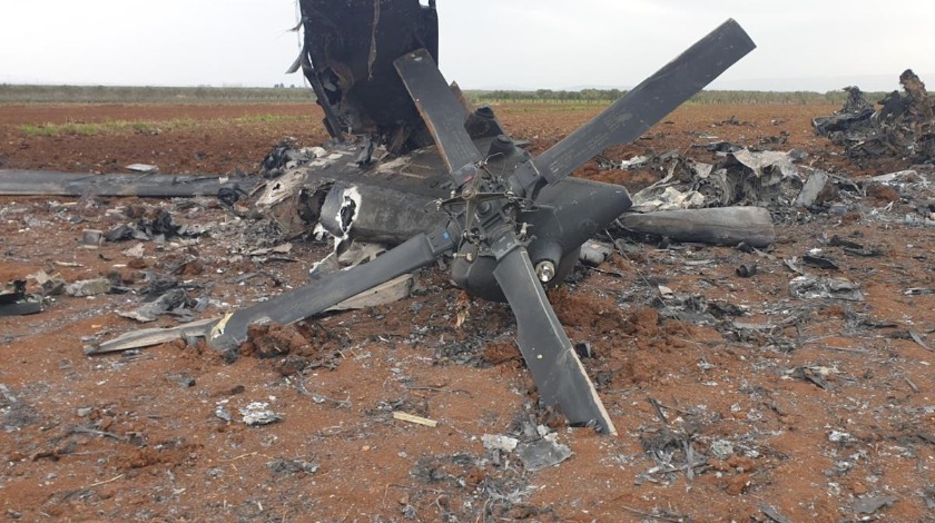 ABD'li askerler kendi helikopterini imha etmek zorunda kaldı