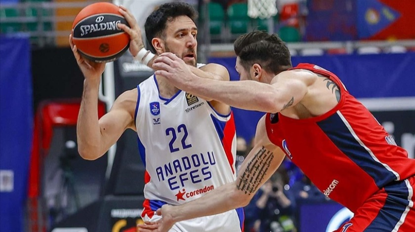 Anadolu Efes, CSKA'yı devirdi