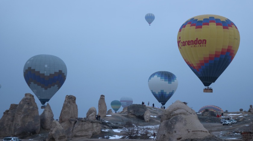 Sevgililer Günü'nü gökyüzünde kutladılar