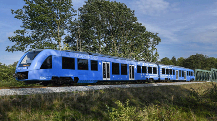 Japonya'nın hidrojenle çalışan ilk treni tanıtıldı