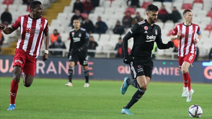 Beşiktaş, 3 puanı 3 golle aldı!