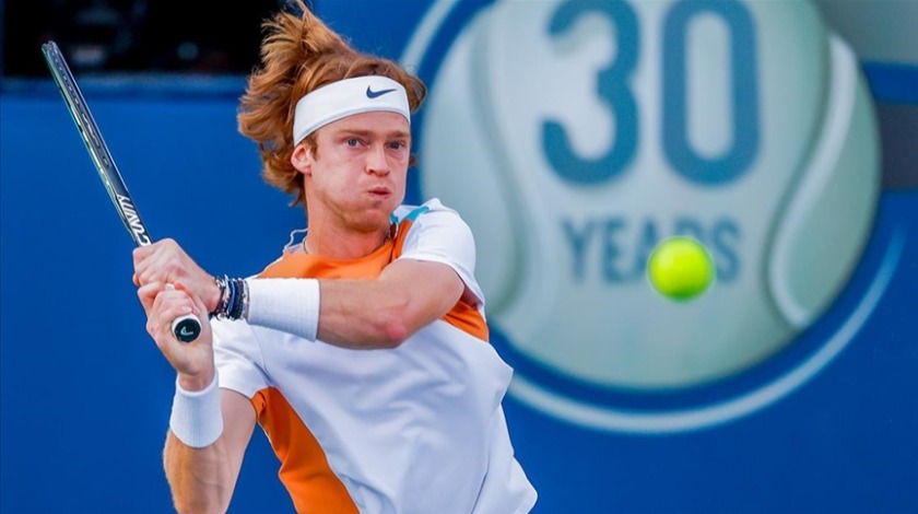 Andrey Rublev Dubai Açık'ta şampiyon oldu