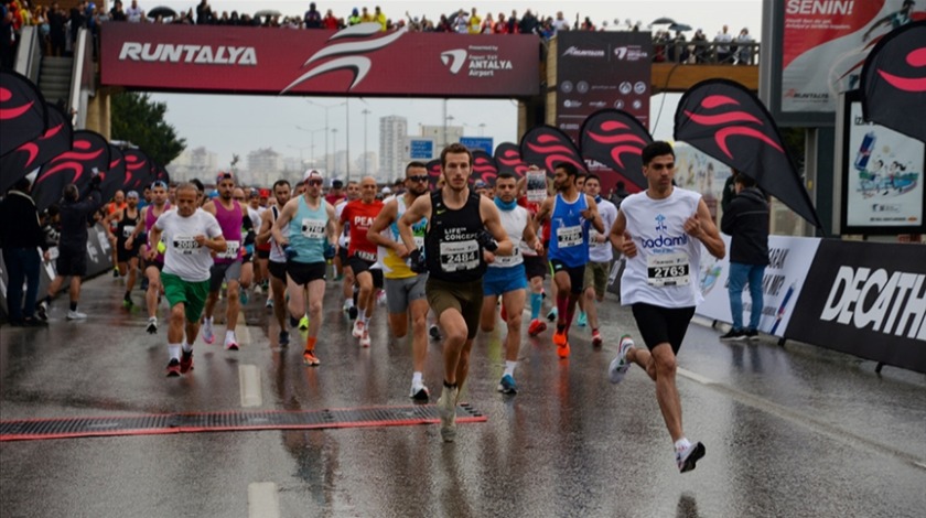 Antalya Maratonu koşuldu