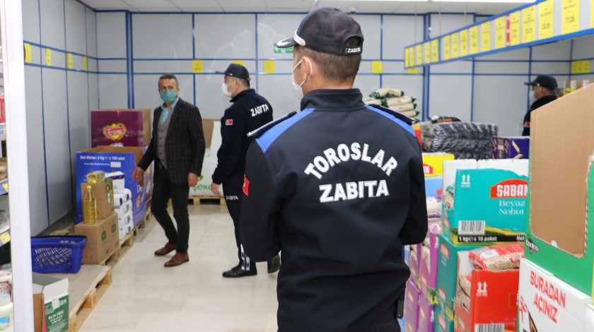 Toroslar Zabıtasından, marketlerde stok yağ ve fahiş fiyat denetimi