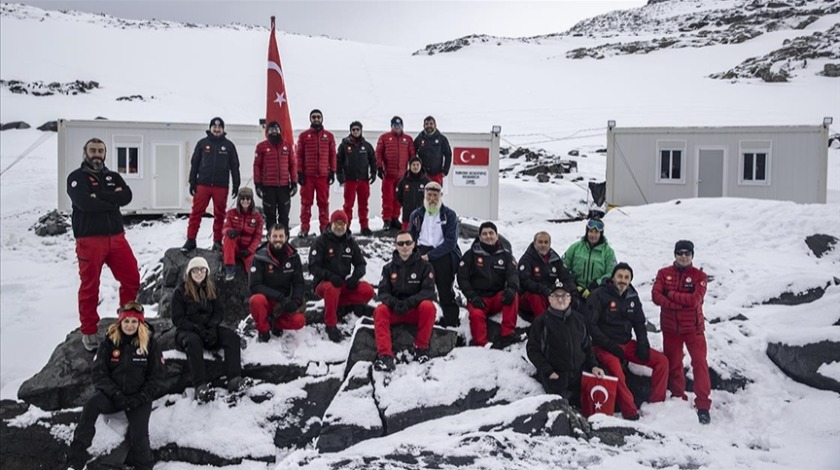 Antarktika'daki Türk bilim ekibi Türkiye'ye dönüyor