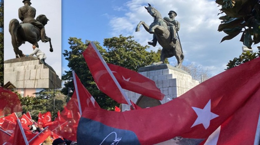 Samsun'da Atatürk heykeline saldıran iki kişiye 9'ar yıla kadar hapis istemi