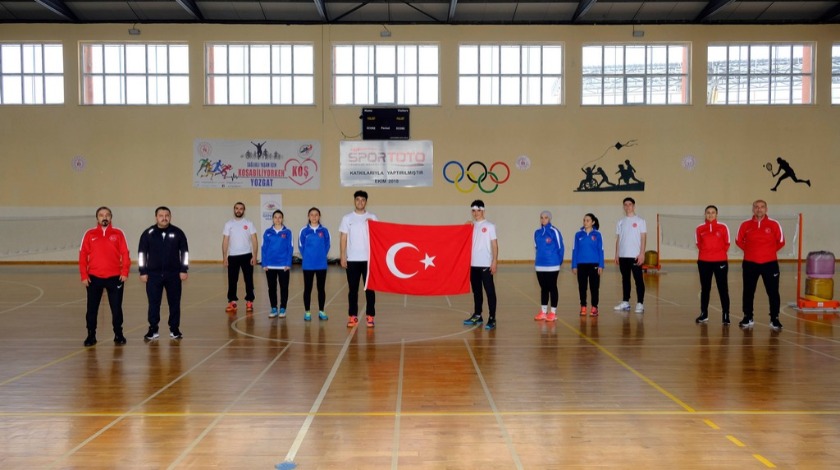 İşitme Engelliler Badminton Milli Takımı Akdağmadeni'nde kampa girdi