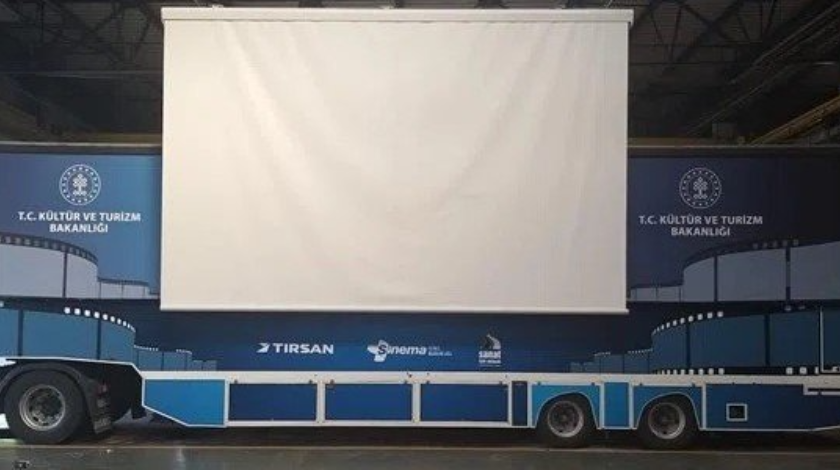 Gezen sinema TIR'ı yeniden yollarda