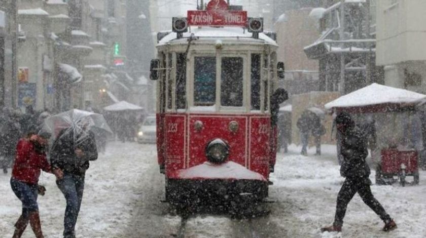 İstanbul'da eğitime kar engeli!