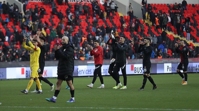 Galatasaray, Gaziantep'te yara aldı!