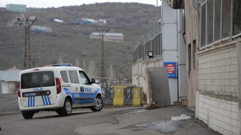 Bingöl'de Özel Harekat Şube Müdürlüğü'nde patlama! 2 polisimiz şehit oldu