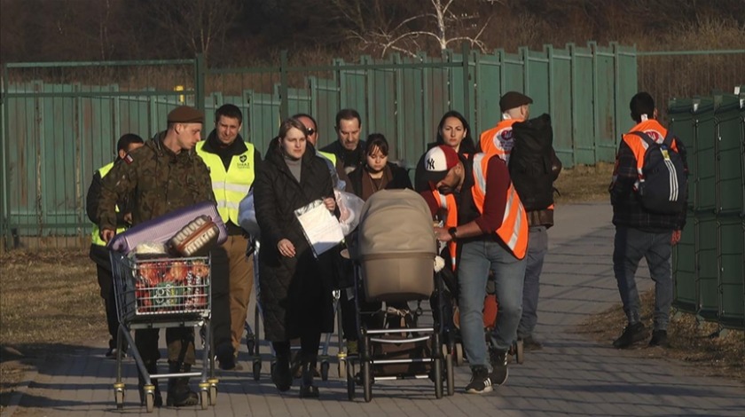 AB, Ukraynalı sığınmacıları kabul eden üyelerini destekleyecek