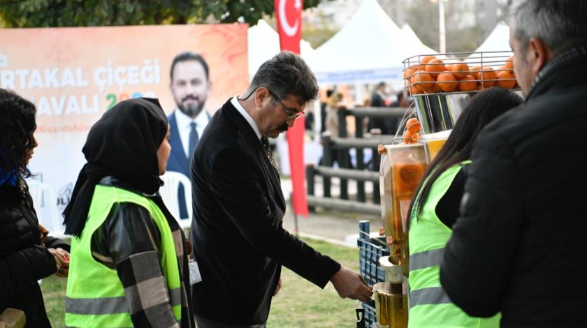 Karnavala damgasını yine Sarıçam vurdu