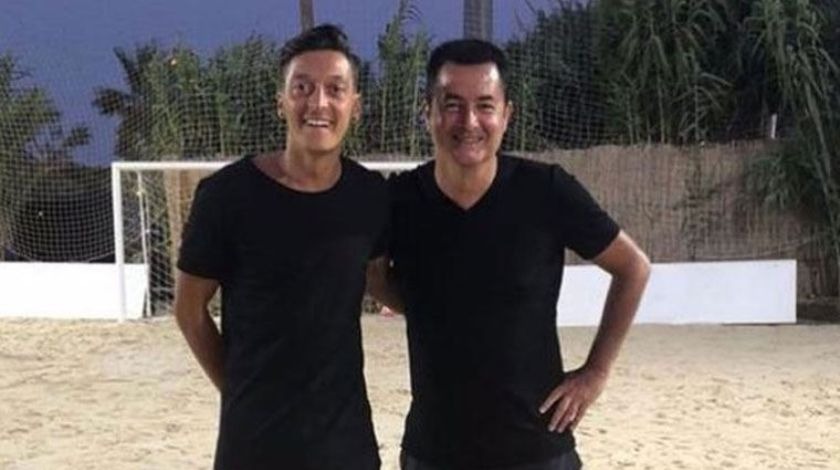 Acun Ilıcalı'dan Mesut Özil açıklaması