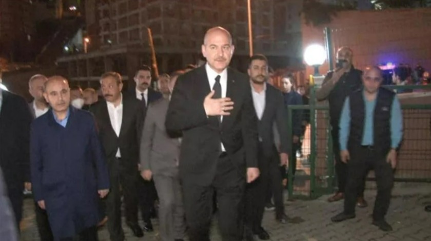 Bakan Soylu'dan, şehit Teğmen Kaan Kanlıkuyu'nun babasına taziye ziyareti