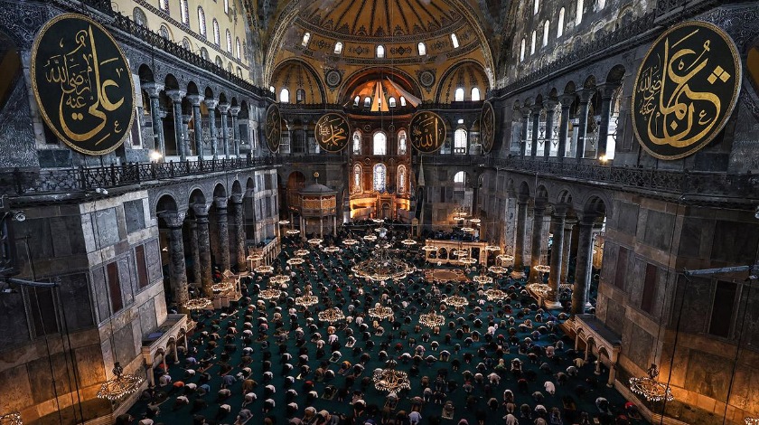 Diyanet İşleri Başkanlığı'na göre Ramazan Bayramı namaz saatleri belli oldu