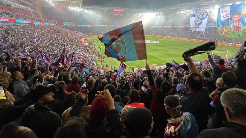 Trabzon'da yer gök bordo mavi!