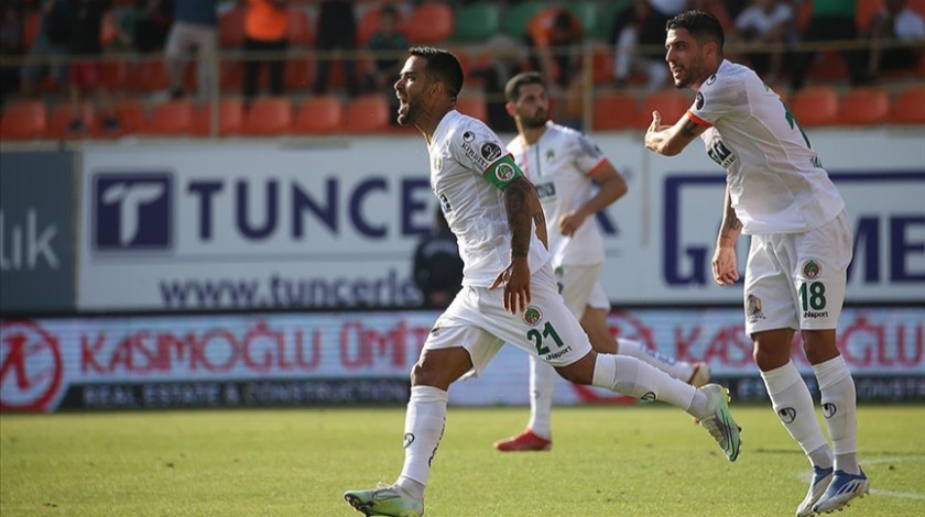 Alanyaspor, Yeni Malatyaspor'u evinde yendi