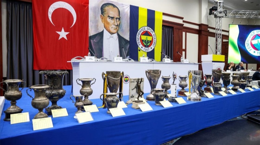 Fenerbahçe 28 lig şampiyonluğu kupasını sergilendi