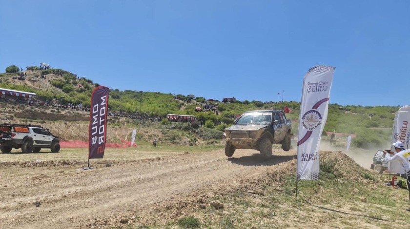 Kadirli Belediyesi Azra Gülendam Haytaoğlu Akdeniz Offroad yarışları düzenledi