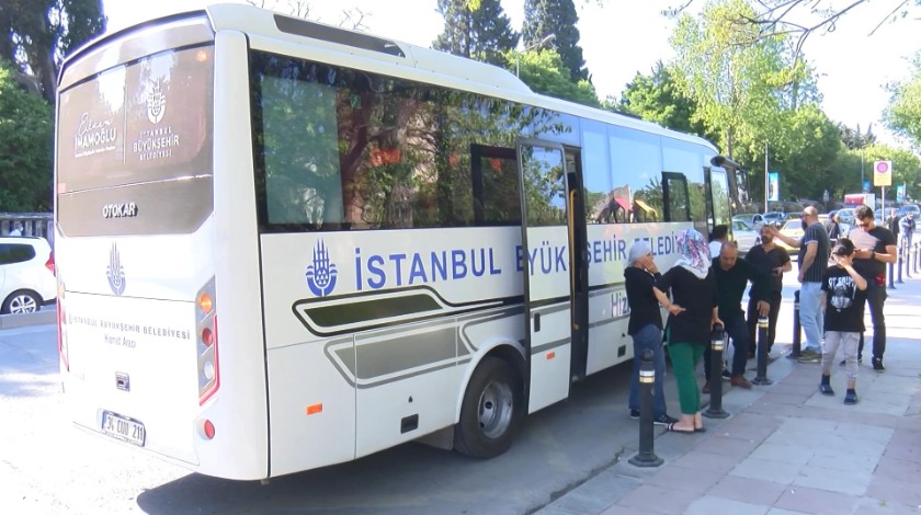 Yol kenarında 'cenaze taşıma' tartışması! 3-4 saat beklettiler...