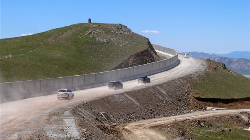 Van-İran sınırındaki güvenlik duvarı çalışmaları sürüyor