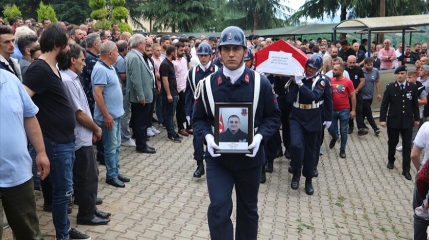 Trafik kazasında hayatını kaybeden jandarma er son yolculuğuna uğurlandı