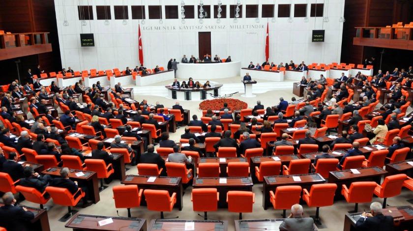 Sosyal medya, fezleke… Meclis'te yoğun mesai