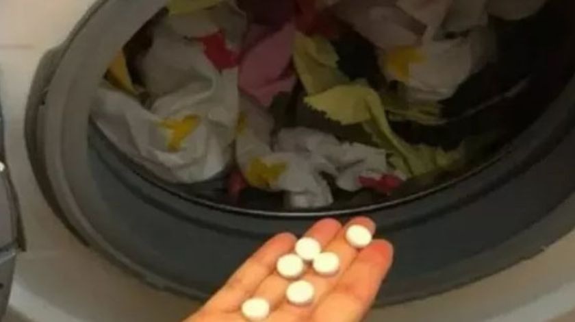 Çamaşır makinesine aspirin koyun ve neler olduğunu görün!