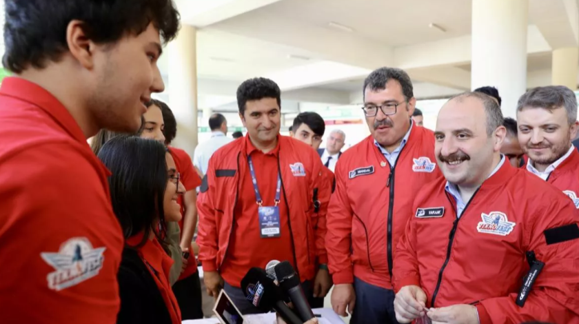 Bakan Varank: Türkiye'nin geleceği gerçekten çok parlak