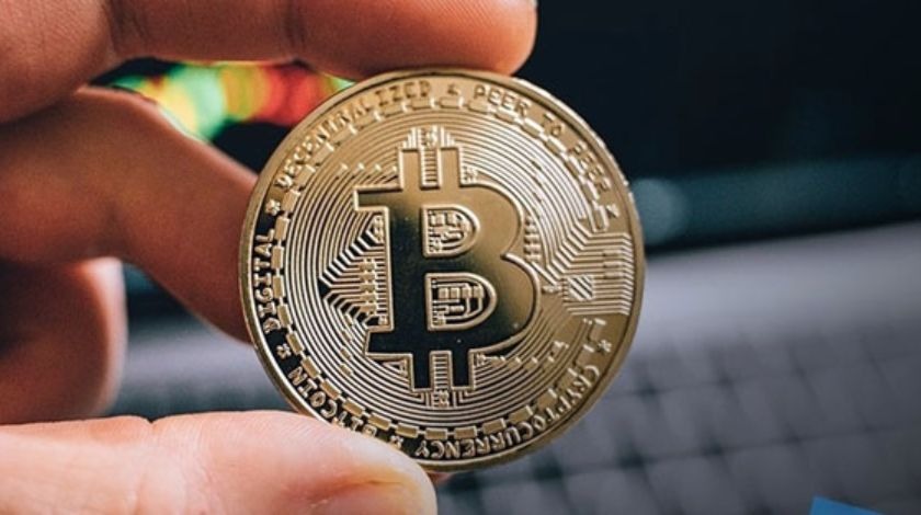 Servetinin yarısını yitiren ülkeden yeni Bitcoin planı