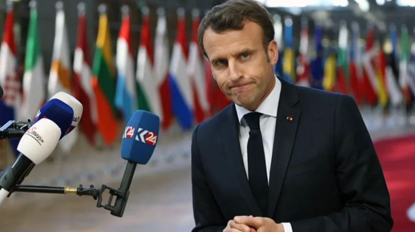 Macron'a Cezayir'de soğuk duş! Apar topar aracına bindirildi