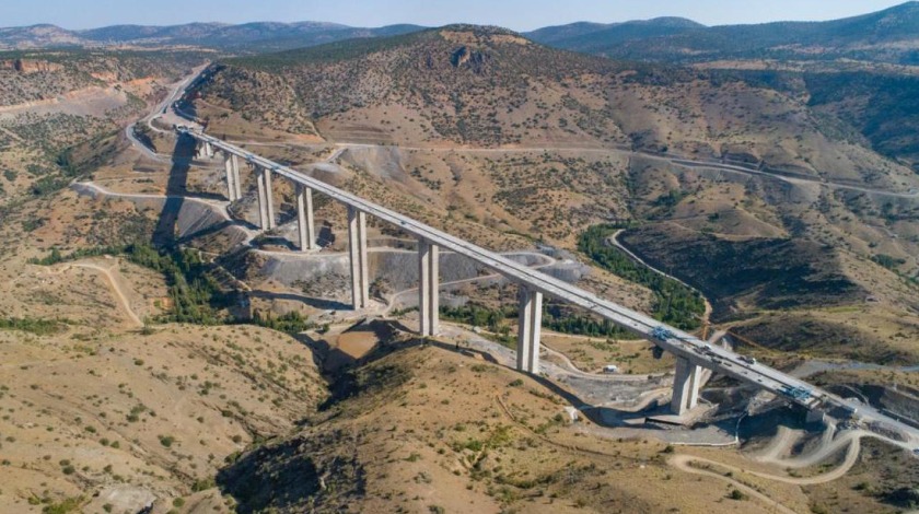 Eğiste Hadimi Viyadüğü Projesi'nde sona yaklaşıldı