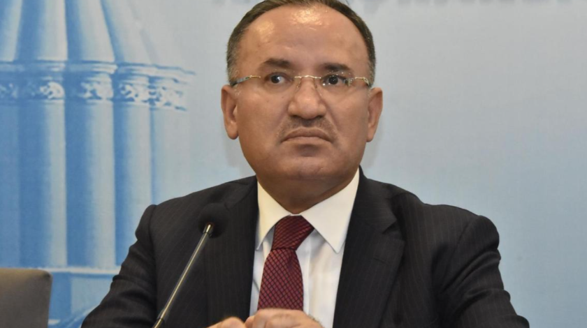 Adalet Bakanı Bozdağ: 'Masa çatlar, masa dağılır' diye endişe ediyorlar