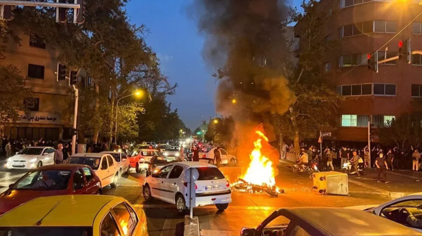 İran'daki protestolarda can kaybı yükseliyor