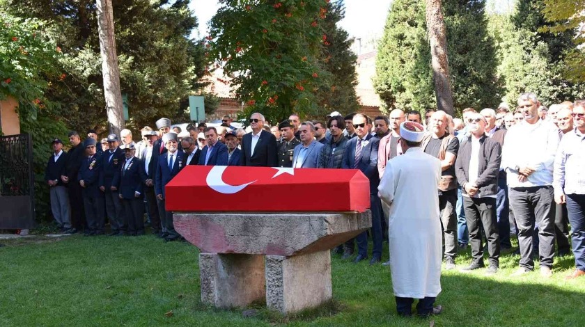 Kıbrıs gazisi son yolculuğuna askeri törenle uğurlandı