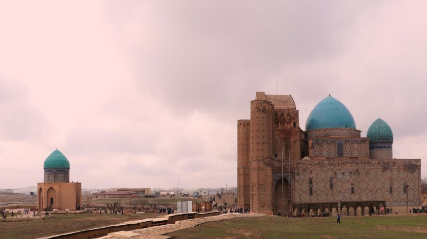 Kazakistan'da Türkistan'a 'manevi ve tarihi başkent' statüsü verilecek