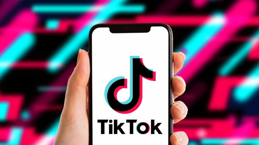 Gelişim çağındaki çocukları esir alan Tik Tok geleceğimizi karartıyor...