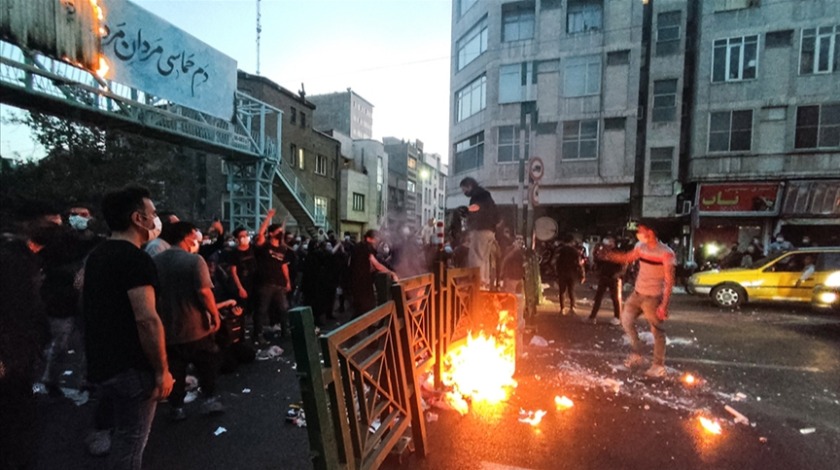 İran'da Mahsa Emini'nin ölümü üzerine başlayan protestolar sürüyor