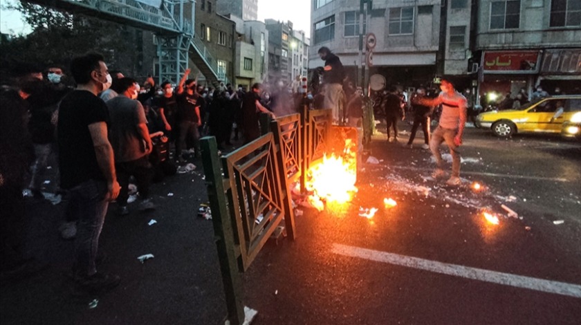 İran'da protestolar 15. gününde devam etti