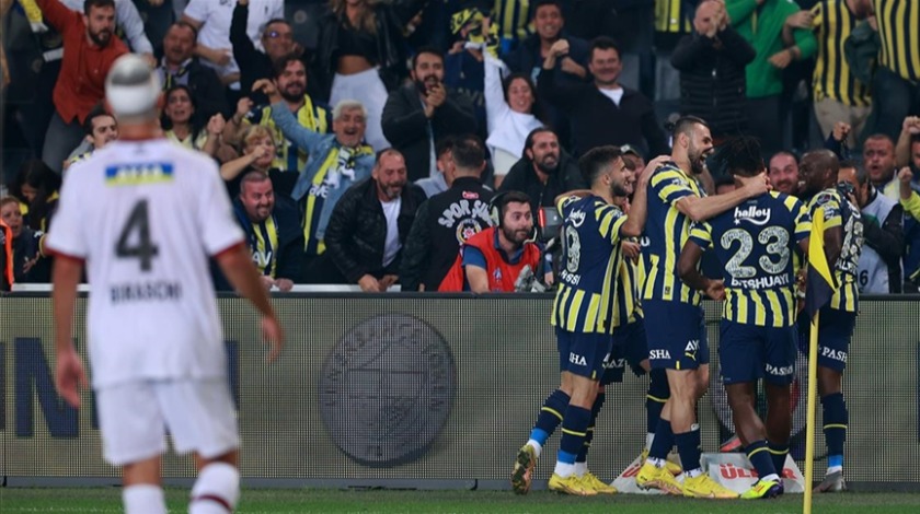 Kadıköy'de 9 gollü tarihi gece! Fenerbahçe 90+5'te kazandı