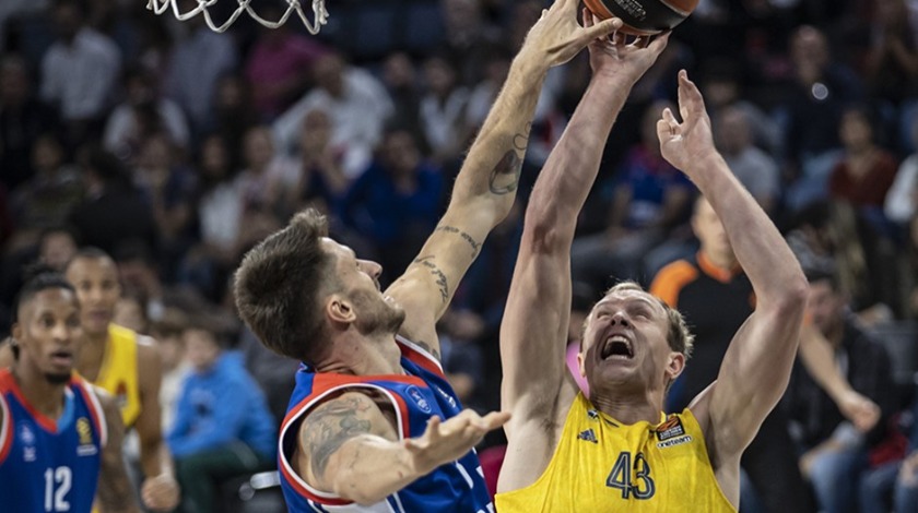 Anadolu Efes, Alba'yı yenilgiyle tanıştırdı