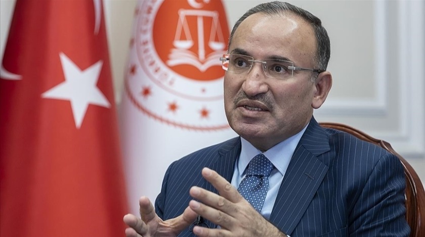 Bakan Bozdağ: Başörtüsü değişikliği için gerekirse referanduma da gidilebilir