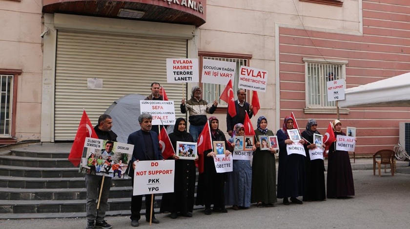 Diyarbakır Anneleri'nin oturma eylemindeki aile sayısı 324'e yükseldi