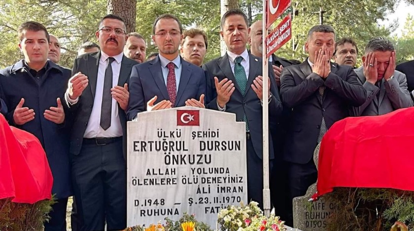 Önkuzu kabri başında anıldı