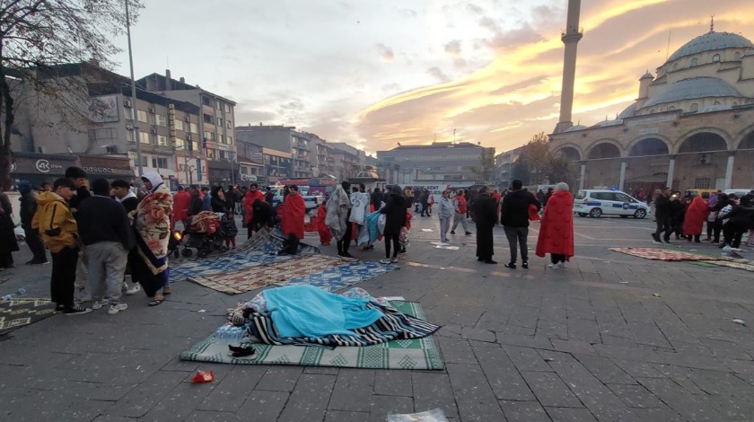 Düzce'deki depremde 50 kişi yaralandı