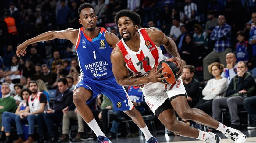 Anadolu Efes geriden geldi