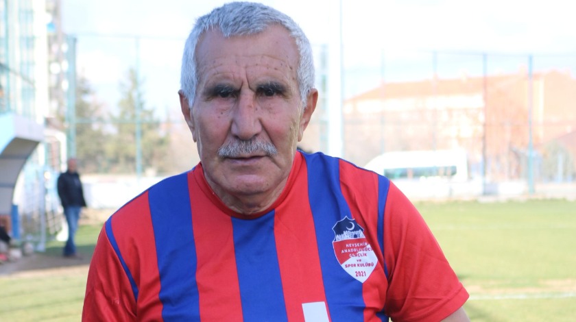 Şeref Kunt'un hayali dünyanın en yaşlı amatör futbolcusu olmak