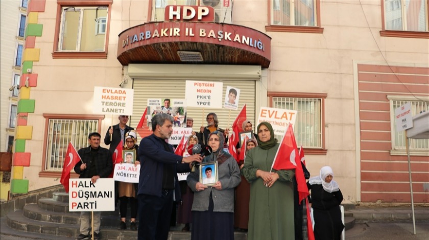 Diyarbakır annelerinin oturma eylemine bir aile daha katıldı